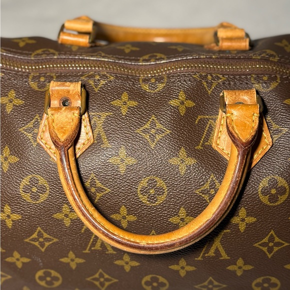 Authentic Louis Vuitton Speedy 35 - Picture 10 of 17